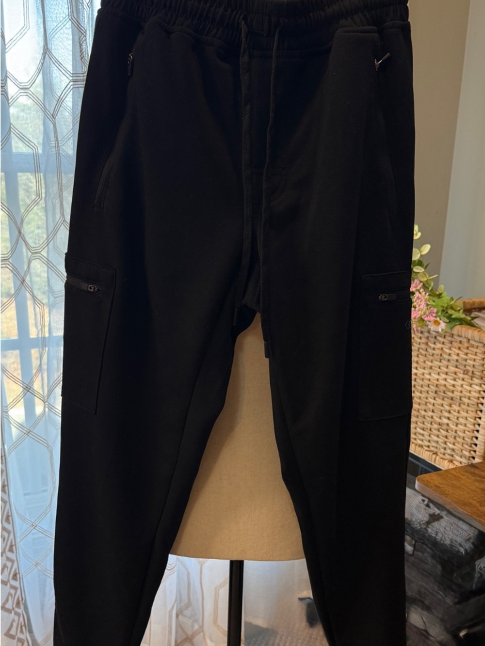 Men's Black Cargo Jogger Pants - Sleek Everyday Sweatpants